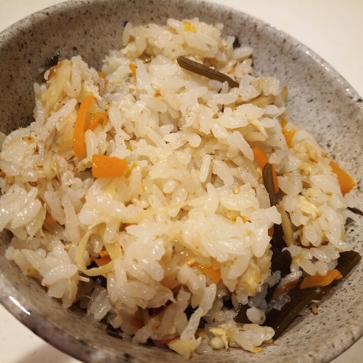 塩サバと生姜の混ぜご飯